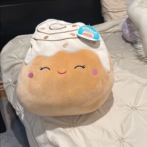 Squishmallows Tan and Cream Cinnamon Roll Stuffed Animal